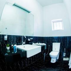 Отель Whitehouse Residencies ванная