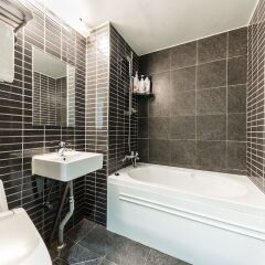Отель May Hotel Dongdaemun Южная Корея, Сеул - отзывы, цены и фото номеров - забронировать отель May Hotel Dongdaemun онлайн ванная фото 2