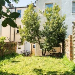 Отель Bright and Spacious 1 Bedroom Flat With Garden Брайтон фото 2