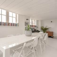 Апартаменты 1 Bedroom Retro Apartment гостиничный бар