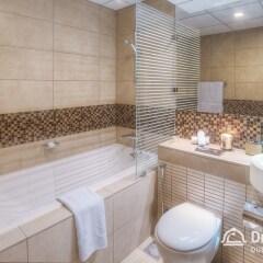 Отель Dream Inn 48 Burj Gate Burj Khalifa View