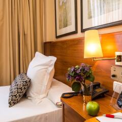 Отель Leonardo Hotel Granada Испания, Гранада - отзывы, цены и фото номеров - забронировать отель Leonardo Hotel Granada онлайн удобства в номере фото 2