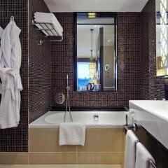 Отель Hilton Baku ванная