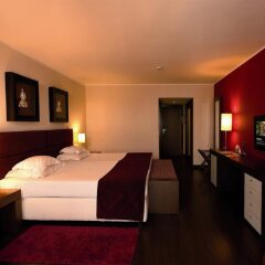 Отель Vila Gale Cascais сейф в номере