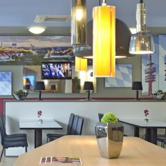 B&B Hotel München City-Nord гостиничный бар