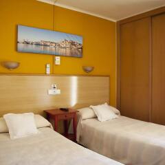 Отель Hostal Residencia Europa Punico комната для гостей