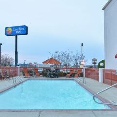 Отель Comfort Inn Meridian бассейн фото 2