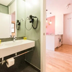 Отель Madrid SmartRentals Puerta del Sol Испания, Мадрид - отзывы, цены и фото номеров - забронировать отель Madrid SmartRentals Puerta del Sol онлайн ванная фото 6