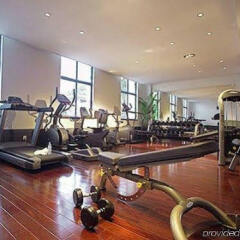 Noahs Hotel Suzhou фитнесс-зал