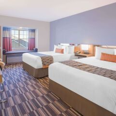Отель Microtel Inn & Suites by Wyndham Cuauhtemoc комната для гостей фото 4