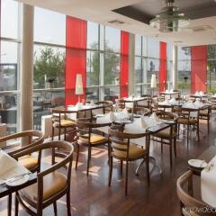 Отель Holiday Inn Berlin Airport - Conference Centre Шёнефельд питание