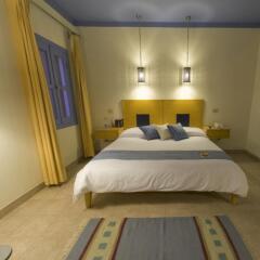 Отель Captain's Inn комната для гостей