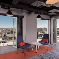 Отель Aloft Madrid Gran Via балкон