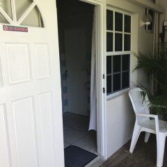 Отель Keegan's Beachside балкон