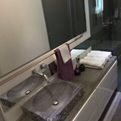 Отель Estiloso apartamento en Malasaña ванная фото 2