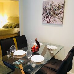 Апартаменты DTLA Apartment With Parking and Pool в номере