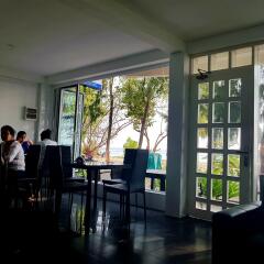 Отель Grace Beach Inn Мале питание