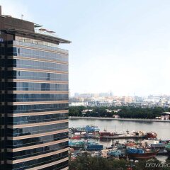 Отель Hilton Creek Дубай приотельная территория фото 2