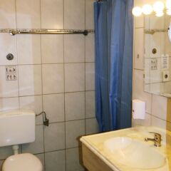 Отель The Penny Pincher Inn - Hostel Германия, Кёльн - отзывы, цены и фото номеров - забронировать отель The Penny Pincher Inn - Hostel онлайн ванная фото 3