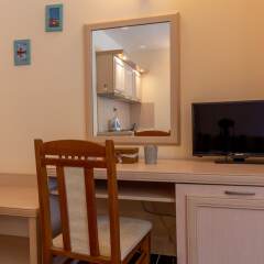 Апартаменты Quiet One Bedroom Apartment with Kitchenette in Avalon Complex удобства в номере