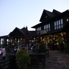 Отель Sky Lake Inle Resort бассейн