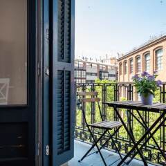 Отель Stunning 4BR apart. in Sagrada Familia Испания, Барселона - отзывы, цены и фото номеров - забронировать отель Stunning 4BR apart. in Sagrada Familia онлайн балкон