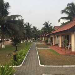 Отель Busua Beach Resort парковка