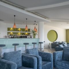 Отель Caloura Hotel Resort Португалия, Агуа-де-Пау - 3 отзыва об отеле, цены и фото номеров - забронировать отель Caloura Hotel Resort онлайн гостиничный бар