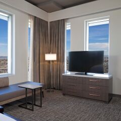 H Hotel Los Angeles, Curio Collection by Hilton удобства в номере фото 2