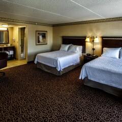 Отель Hampton Inn & Suites Staten Island США, Нью-Йорк - отзывы, цены и фото номеров - забронировать отель Hampton Inn & Suites Staten Island онлайн удобства в номере фото 2