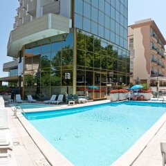 Отель Diplomat Palace Римини бассейн фото 2