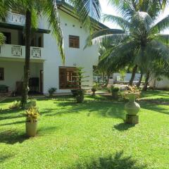 Отель Karl Holiday Bungalow фото 3