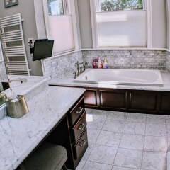 Отель 140 12th ST SE House 3 Bedrooms 2.5 Bathrooms Apts США, Вашингтон - отзывы, цены и фото номеров - забронировать отель 140 12th ST SE House 3 Bedrooms 2.5 Bathrooms Apts онлайн ванная фото 2