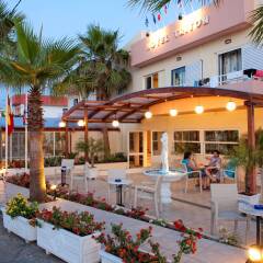 Hotel Triton бассейн фото 2