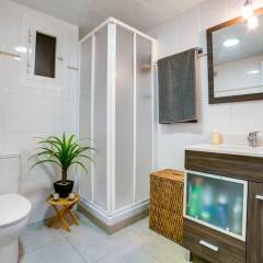 Отель Apartamento Vivalidays Eva Испания, Бланес - отзывы, цены и фото номеров - забронировать отель Apartamento Vivalidays Eva онлайн ванная