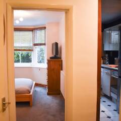 Отель Bright and Cosy 1 Bedroom Flat Near the Train Station Брайтон комната для гостей фото 3