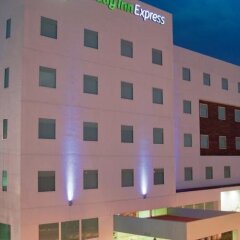 Отель Holiday Inn Express Guadalajara Iteso с домашними животными