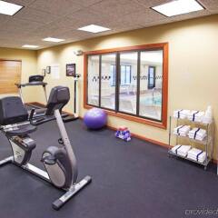 Отель Holiday Inn Express and Suites Lafayette East фитнесс-зал фото 2