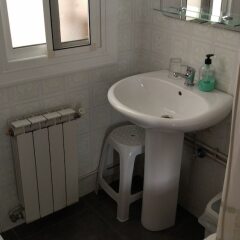 Отель Hostal Residencia Pasaje Новельда ванная