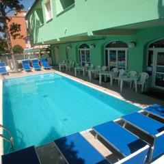 Отель Residence Eurogarden бассейн фото 3