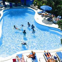 Nadi Bay Hotel бассейн