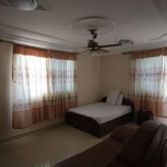 Отель X-Class Guesthouse by BWHospitality Гана, Мори - отзывы, цены и фото номеров - забронировать отель X-Class Guesthouse by BWHospitality онлайн комната для гостей фото 2