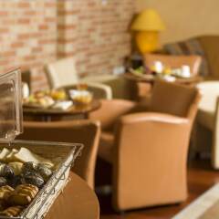 Отель Mamaison Residence Izabella Budapest гостиничный бар