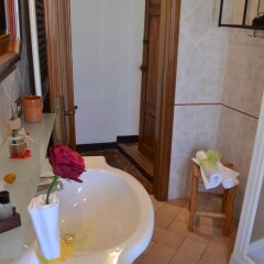 Отель B&B Le Undici Lune Италия, Сан-Джиминьяно - отзывы, цены и фото номеров - забронировать отель B&B Le Undici Lune онлайн ванная фото 2