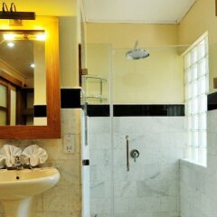 Hotel Pyin Oo Lwin in Pyinoolwin, Myanmar from 147$, photos, reviews - zenhotels.com bathroom