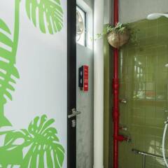 Отель Coziee Lodge ванная