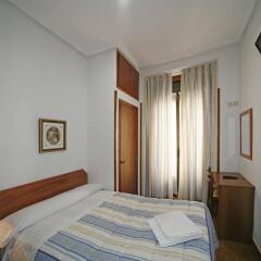 Отель Hostal San Antonio сейф в номере