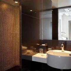 Отель Hôtel Opéra Richepanse 4* Люкс с различными типами кроватей фото 19
