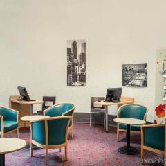 Отель ibis Paris Coeur d'Orly Airport развлечения