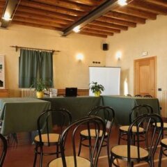Отель Tenuta Le Sorgive Agriturismo Сольферино гостиничный бар
